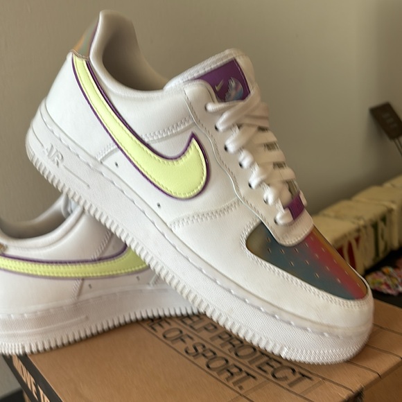 Nike 6.5 woman’s sneakers - Picture 6 of 7